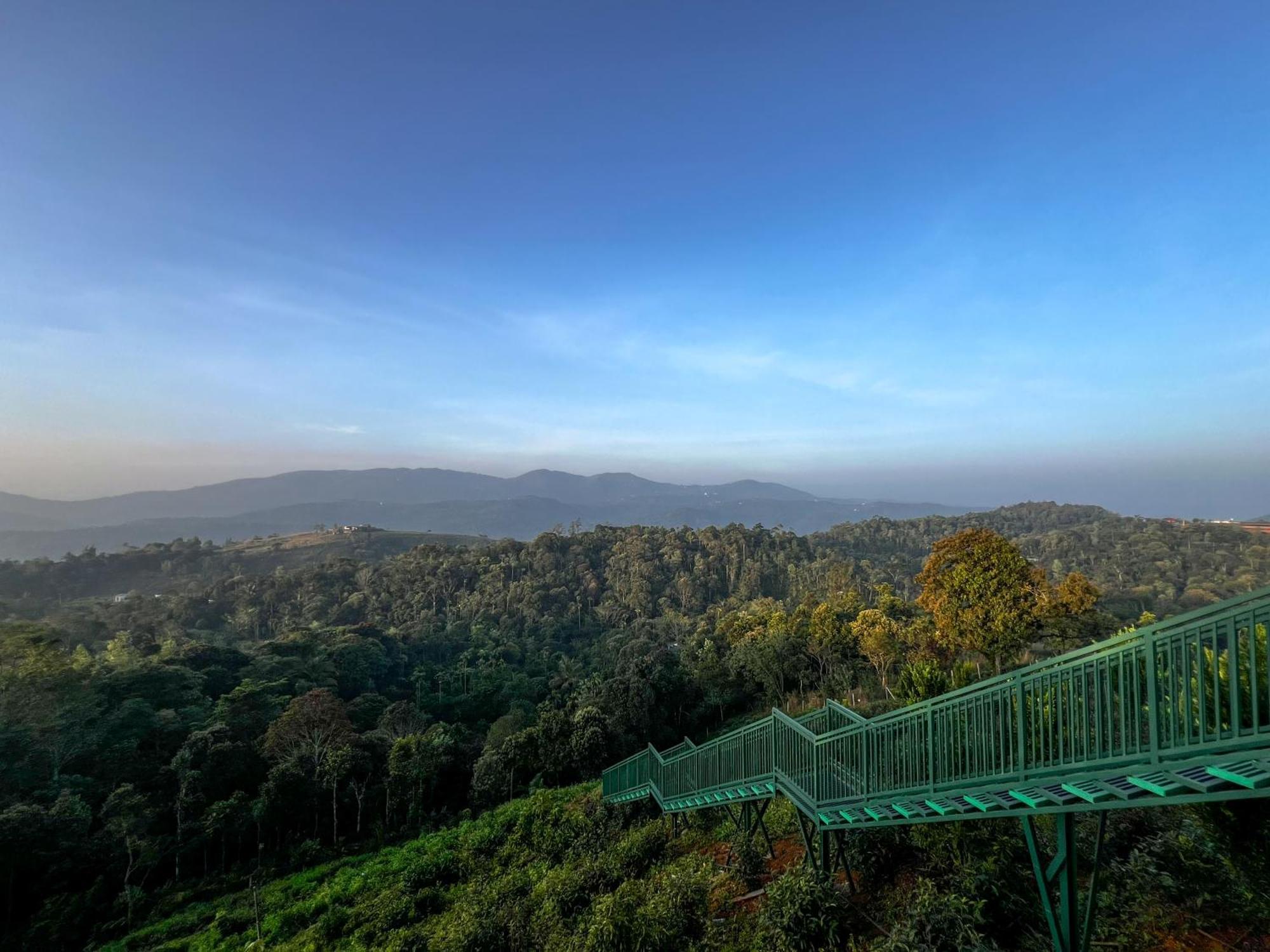 Cloudy Court Resort Idukki Ngoại thất bức ảnh