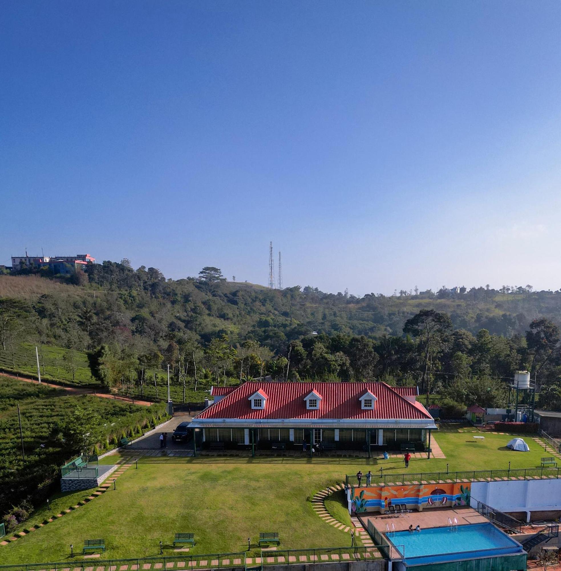 Cloudy Court Resort Idukki Ngoại thất bức ảnh